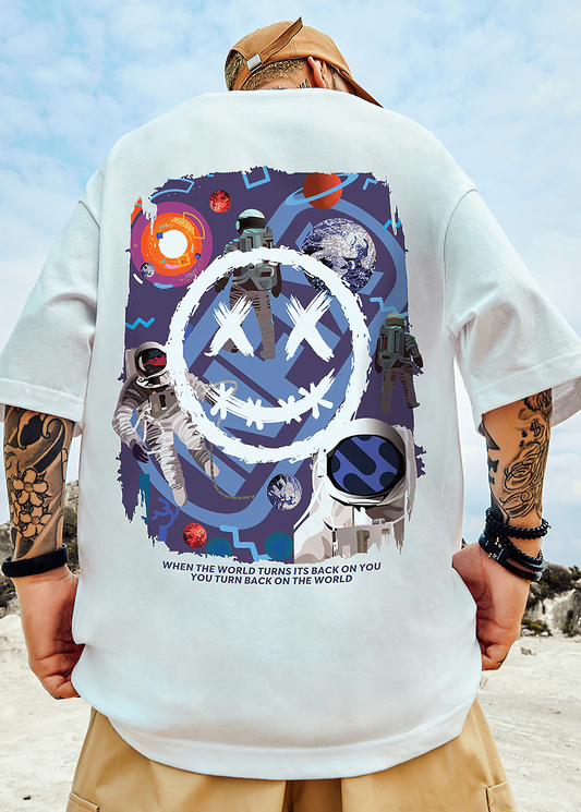 Astronaut Oversized T-Shirt – Space Smiley Graphic Streetwear Tee